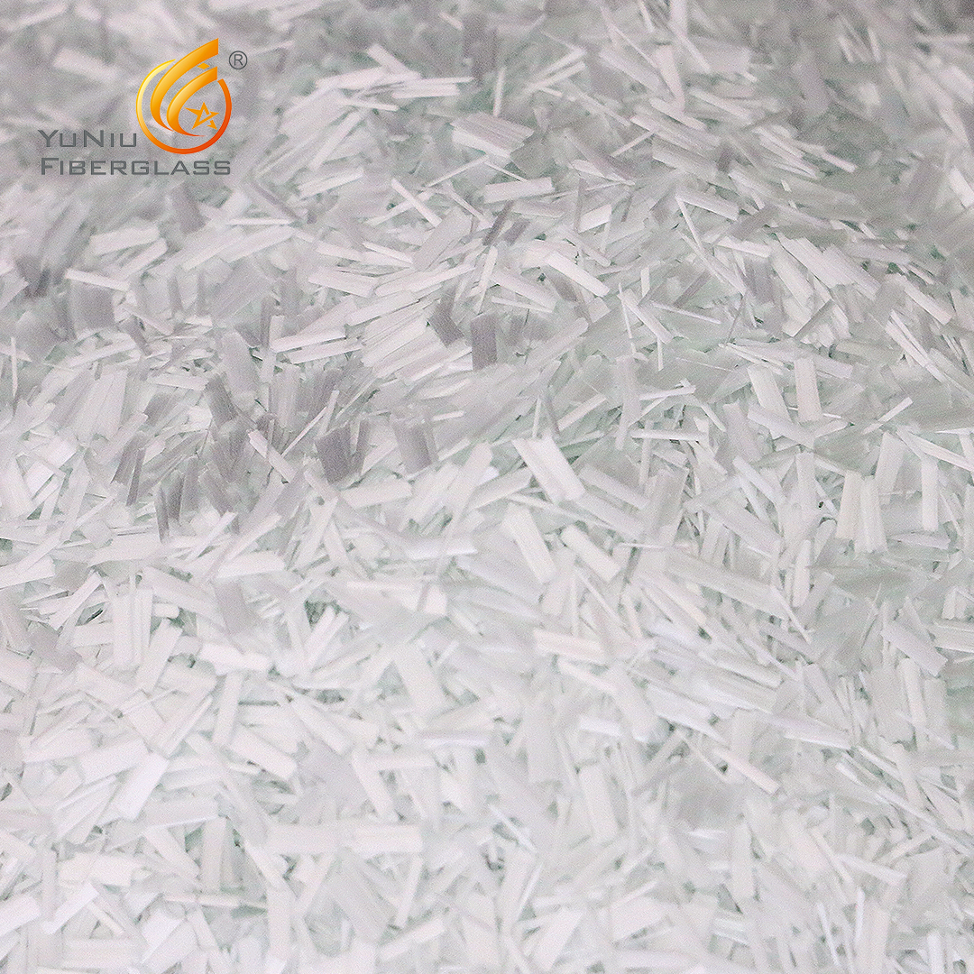 Brins coupés en fibre de verre de 3 mm/4,5 mm pour PP/PA/PBT diverses spécifications sont disponibles