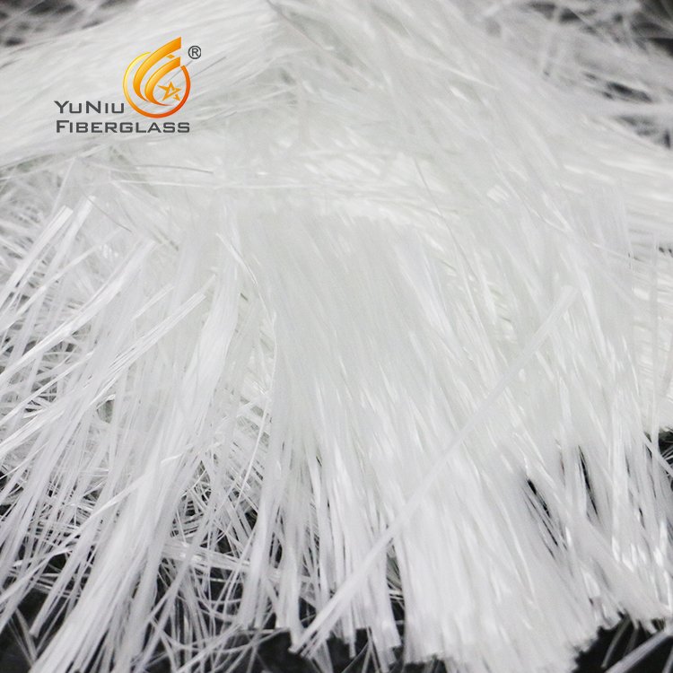 Brins coupés en fibre de verre rentables d'usine de la Chine pour le tapis d'aiguille